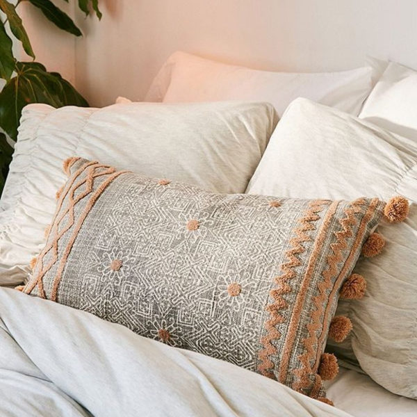 Charming Pillow Decorative Ideas To Apply Asap 04