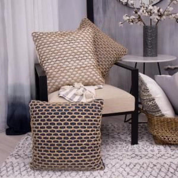 Charming Pillow Decorative Ideas To Apply Asap 22