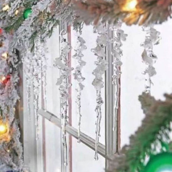 Beautiful Window Decorating Ideas For Christmas 14