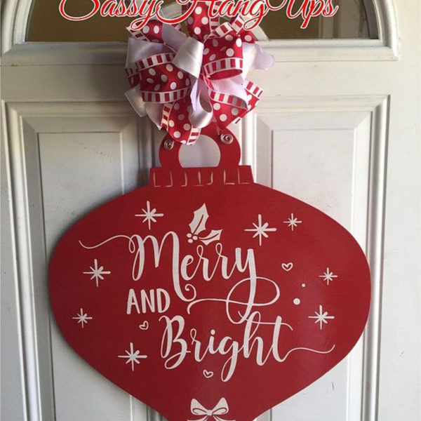 Creative Christmas Door Decoration Ideas To Inspire You 18