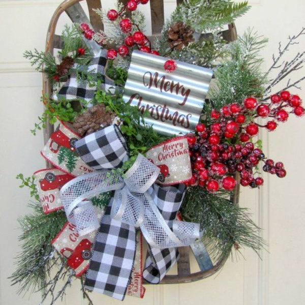 Creative Christmas Door Decoration Ideas To Inspire You 21