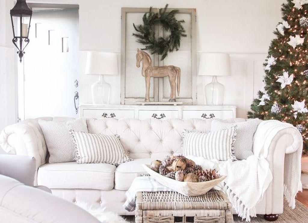 Enchanting Living Room Decor Ideas That Trending This Winter 11