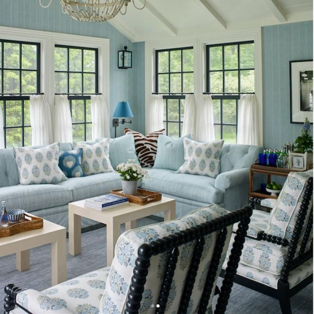 Enchanting Living Room Decor Ideas That Trending This Winter 32