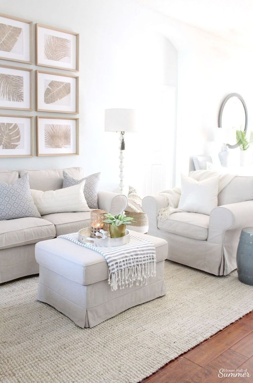 Enchanting Living Room Decor Ideas That Trending This Winter 39