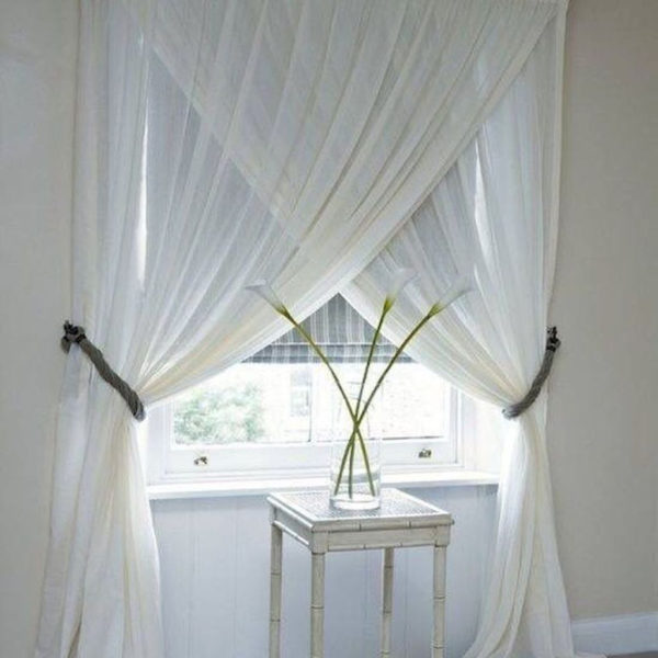 Inexpensive Living Room Curtain Design Ideas On A Budget 20