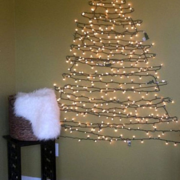 Pretty Space Decoration Ideas With Christmas Tree Lights 07