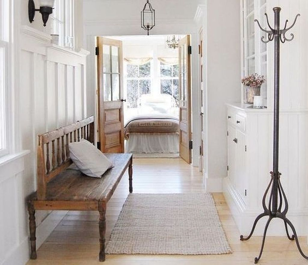 Splendid Entryway Home Décor Ideas That Make Your Place Look Cool 26
