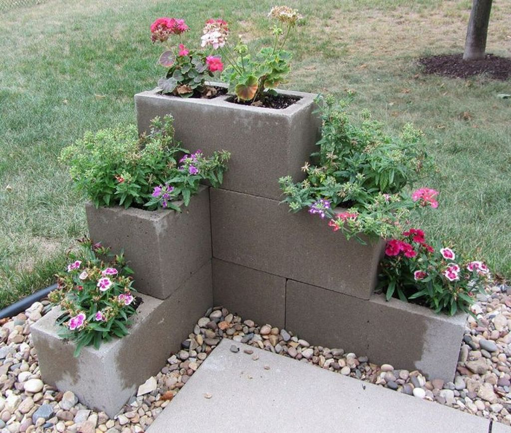 Stylish Garden Design Ideas With Cinder Block To Try 03