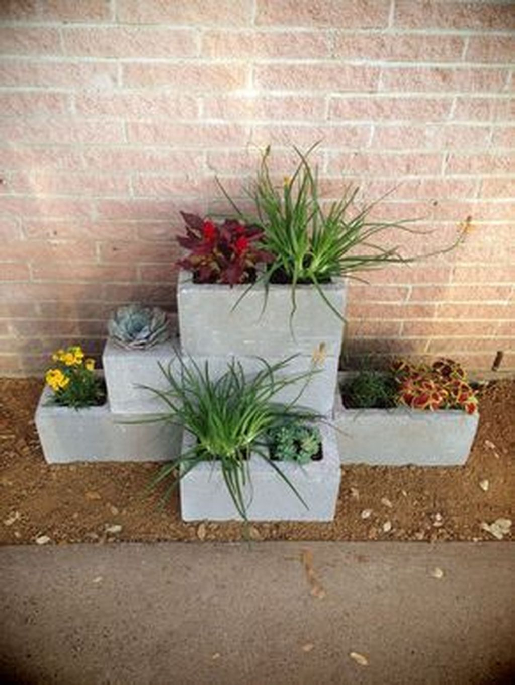 Stylish Garden Design Ideas With Cinder Block To Try 25