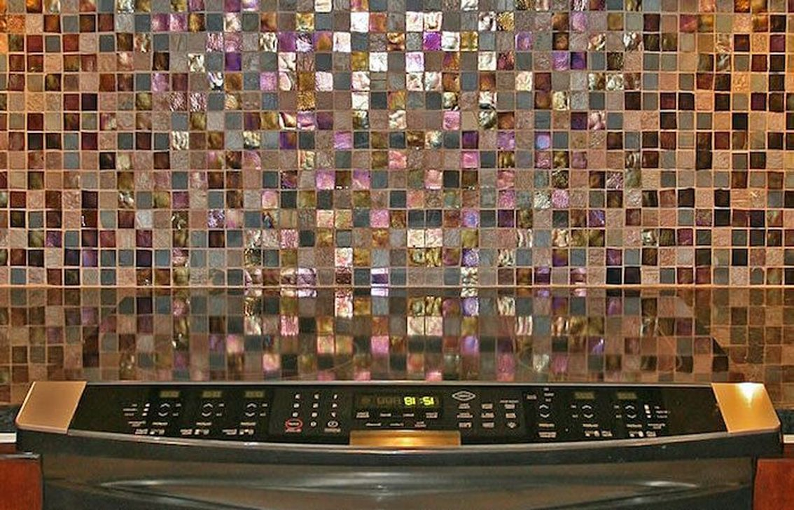 Superb Glitter Kitchen Tiles Design Ideas To Try Nowaday 27
