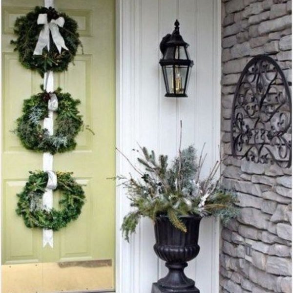 Unique Christmas Decoration Ideas For Front Porch 18