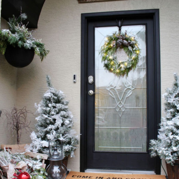Unique Christmas Decoration Ideas For Front Porch 20
