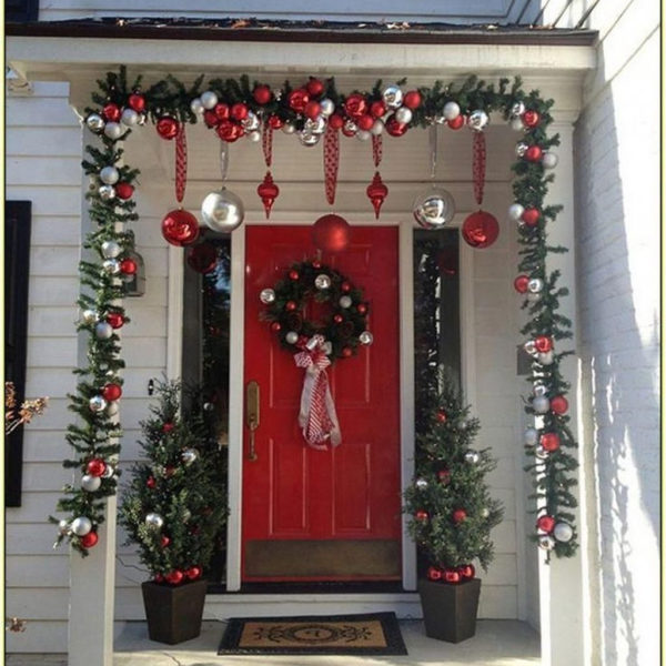 Unique Christmas Decoration Ideas For Front Porch 31