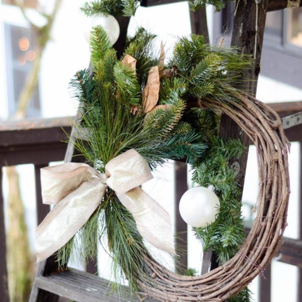 Unique Christmas Decoration Ideas For Front Porch 37