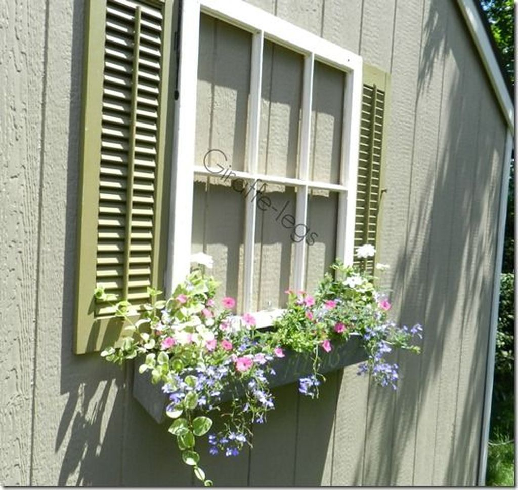 Fabulous Exterior Decoration Ideas With Flower In Window 04