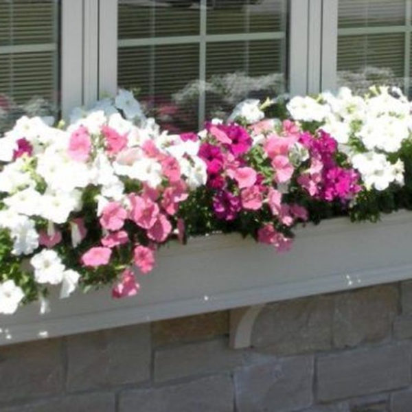 Fabulous Exterior Decoration Ideas With Flower In Window 10