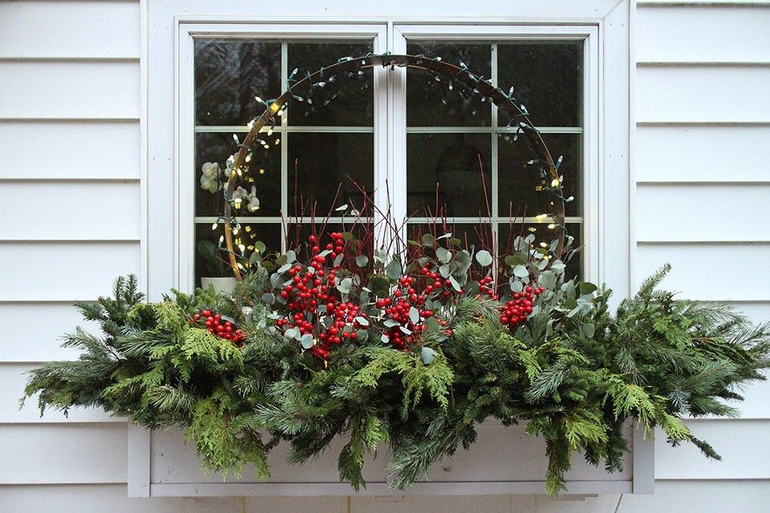 Fabulous Exterior Decoration Ideas With Flower In Window 11