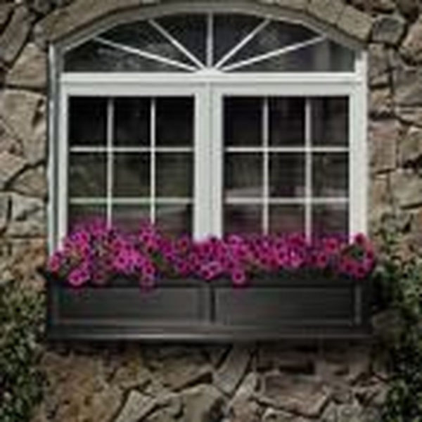 Fabulous Exterior Decoration Ideas With Flower In Window 25