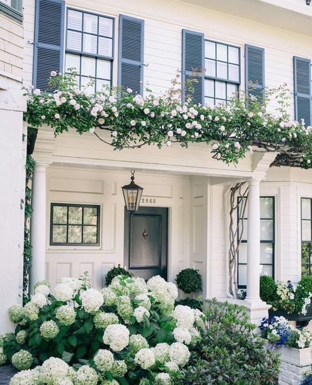 Fabulous Exterior Decoration Ideas With Flower In Window 29