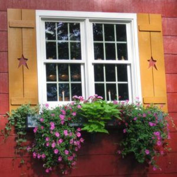 Fabulous Exterior Decoration Ideas With Flower In Window 31