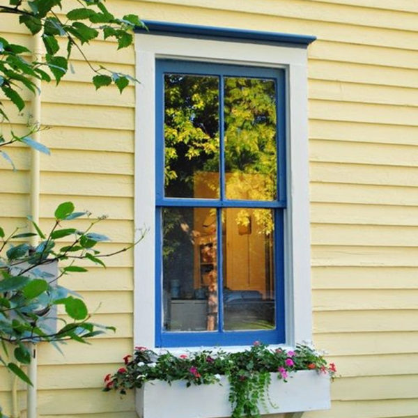 Fabulous Exterior Decoration Ideas With Flower In Window 35