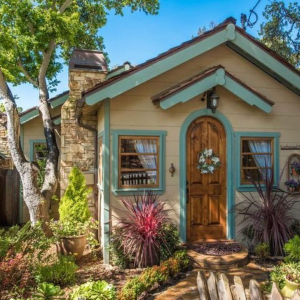 Perfect Small Cottages Design Ideas For Tiny House That Trend This Year 23
