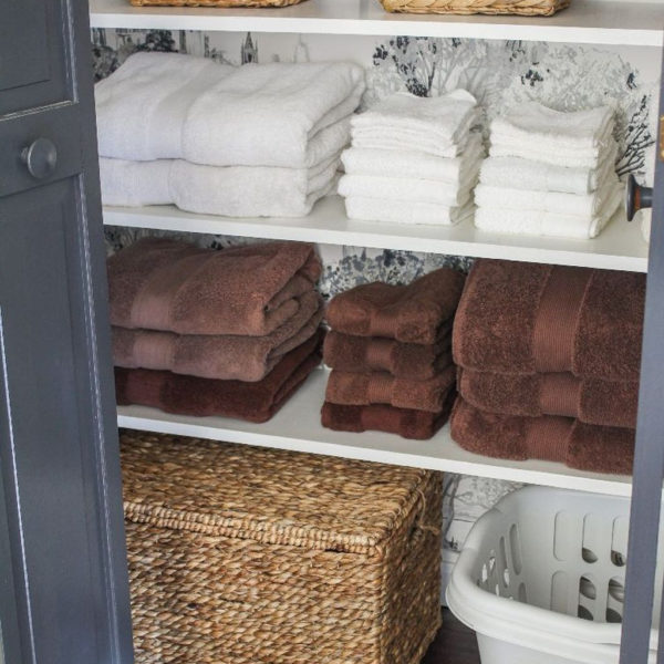 Smart Linen Closet Organization Makeover Ideas To Try This Year 14