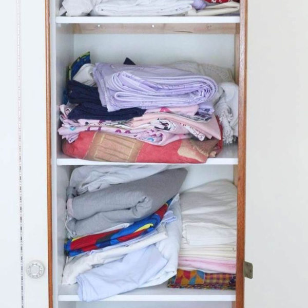 Smart Linen Closet Organization Makeover Ideas To Try This Year 32
