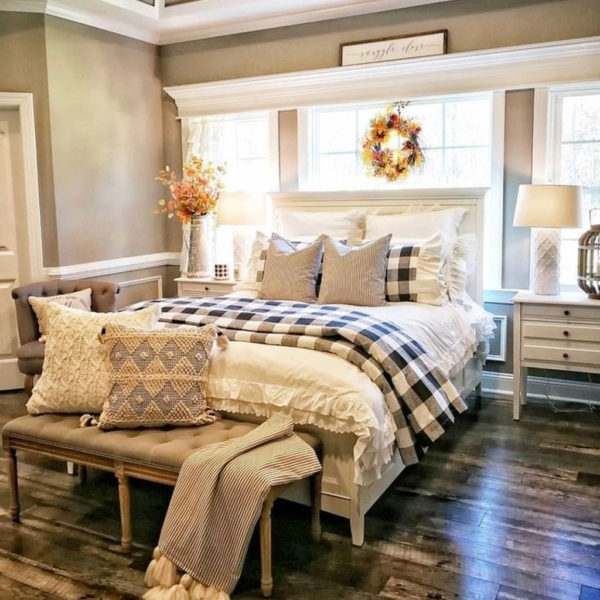 Vintage Farmhouse Bedroom Decor Ideas On A Budget To Try 22
