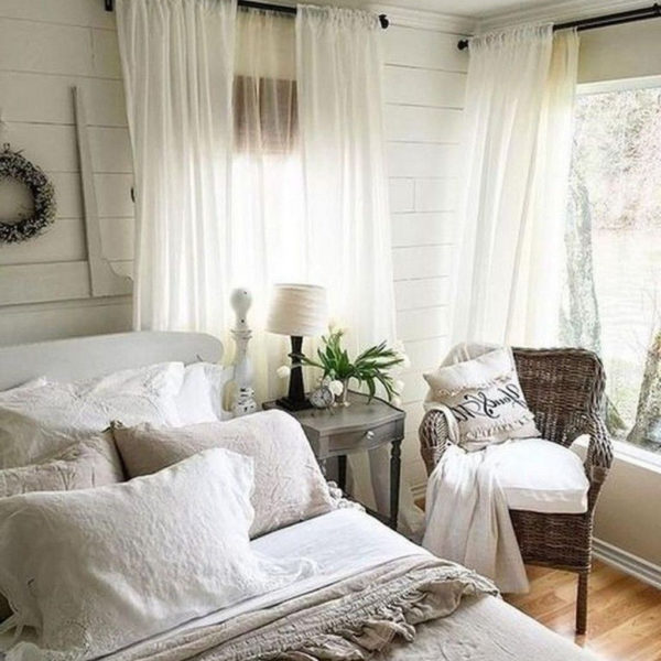 Vintage Farmhouse Bedroom Decor Ideas On A Budget To Try 26