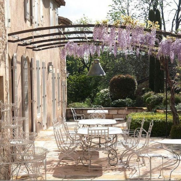 Captivating French Country Patio Ideas That Make Your Flat Look Great 19