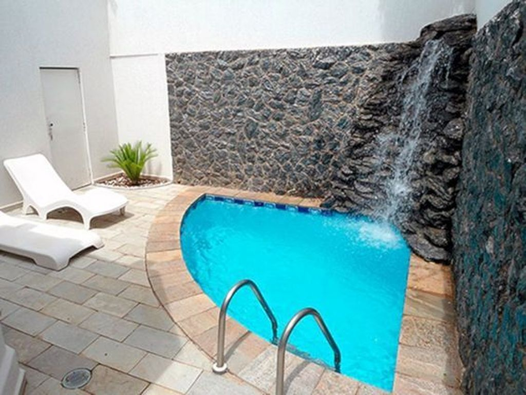 Excellent Small Swimming Pools Ideas For Small Backyards 31