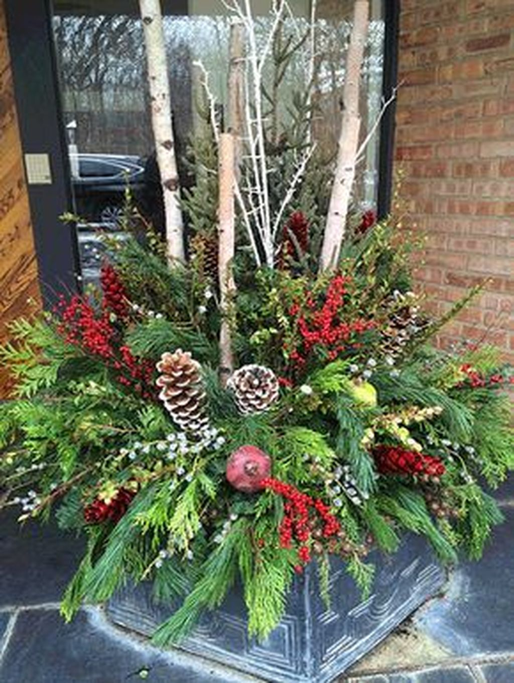 Marvelous Outdoor Holiday Planter Ideas To Beauty Porch Décor 07
