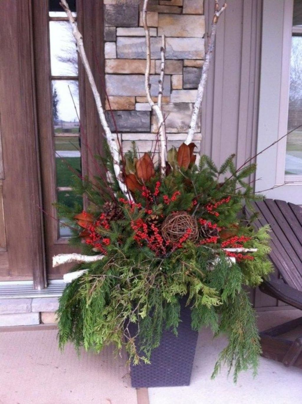 Marvelous Outdoor Holiday Planter Ideas To Beauty Porch Décor 25
