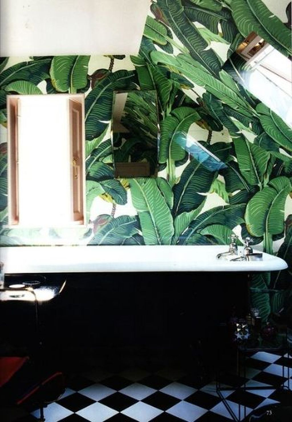 Splendid Tropical Leaf Decor Ideas For Home Design 15