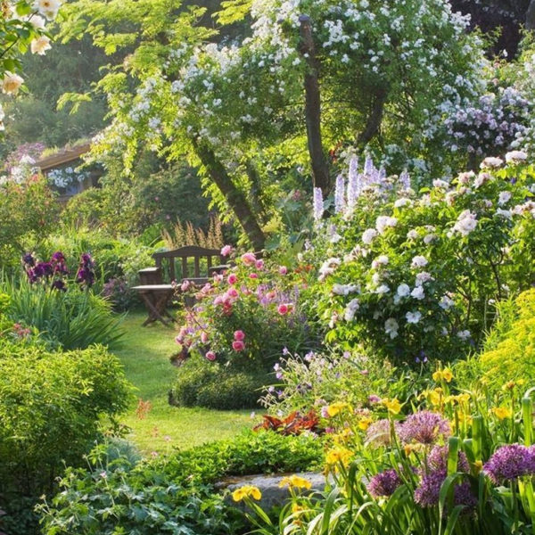 Beautiful Cottage Garden Ideas For Outdoor Space 26