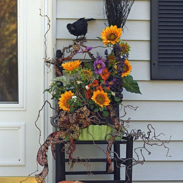 Beautiful Fall Porch Decor Ideas That Looks Modern 03
