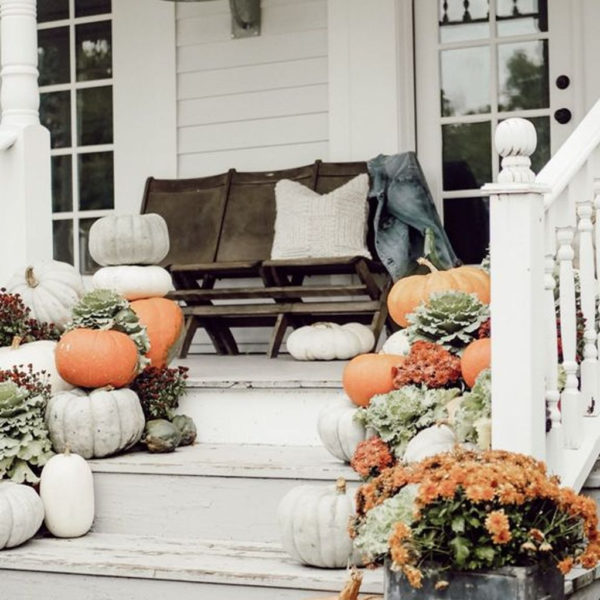 Beautiful Fall Porch Decor Ideas That Looks Modern 10