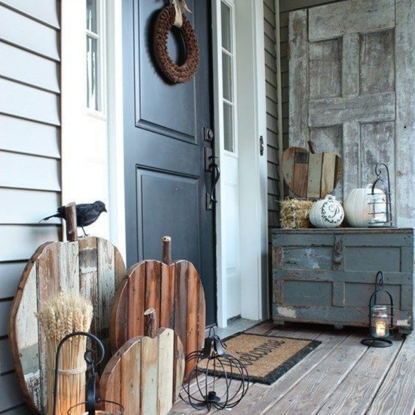 Beautiful Fall Porch Decor Ideas That Looks Modern 13