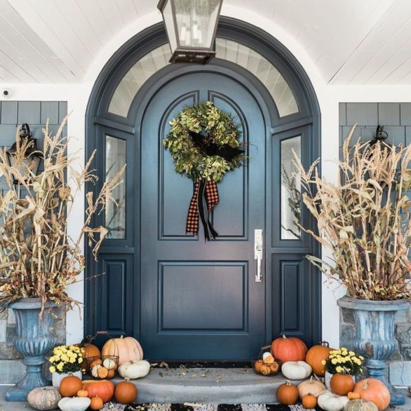 Beautiful Fall Porch Decor Ideas That Looks Modern 19