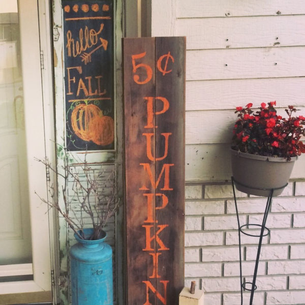 Beautiful Fall Porch Decor Ideas That Looks Modern 35