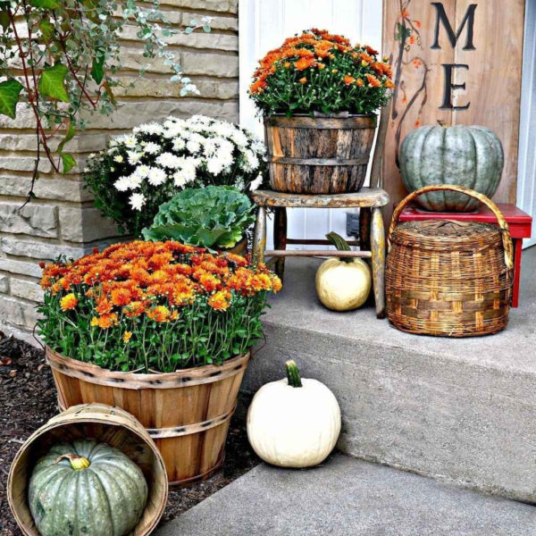 41 Beautiful Fall Porch Decor Ideas That Looks Modern