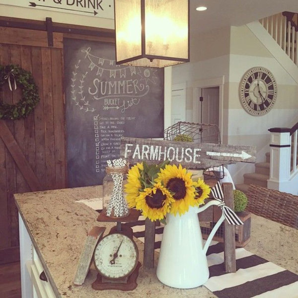 Elegant Summer Farmhouse Decor Ideas For Home 02