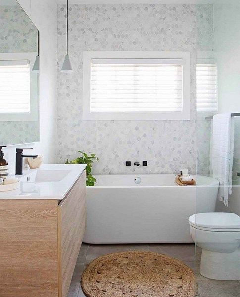 Marvelous Bathroom Design Ideas With Small Tubs 26