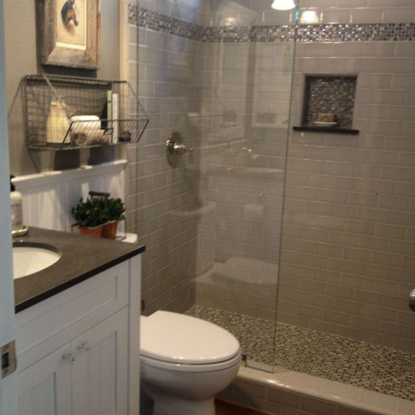 Marvelous Bathroom Design Ideas With Small Tubs 30