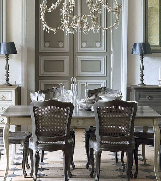 Unusual Traditional Dining Room Design Ideas That Looks Elegant 19