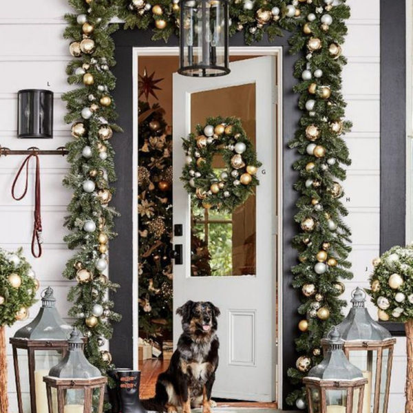 Stunning Diy Outdoor Decoration Ideas For Christmas That Looks Cool02