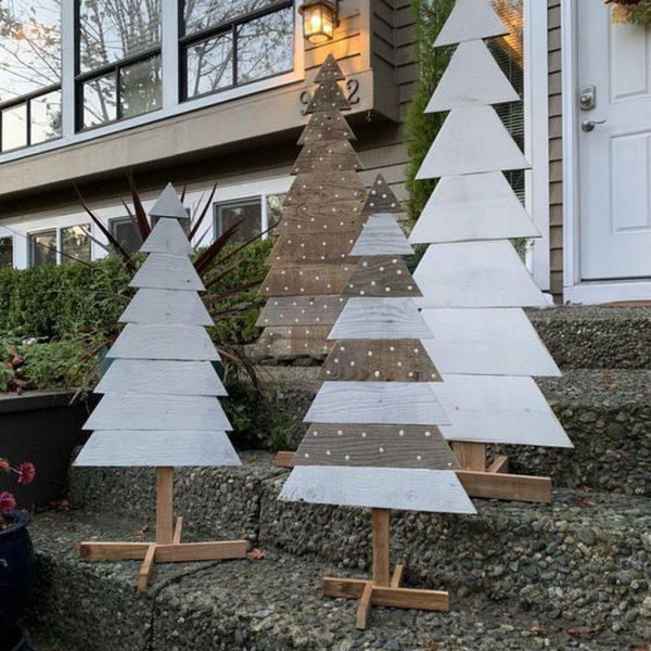 Stunning Diy Outdoor Decoration Ideas For Christmas That Looks Cool07