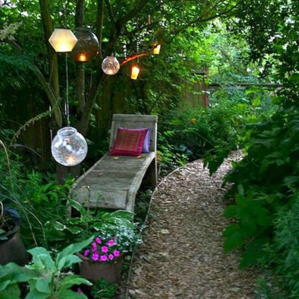 Unusual Lights Design Ideas To Beautify The Garden08