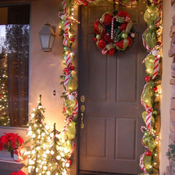 Astonishing Holiday Decorating Ideas With Lights To Try This Season 32